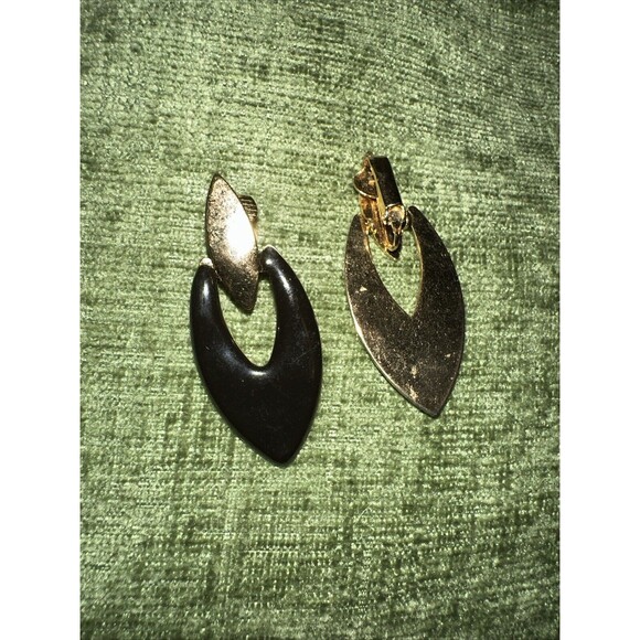 Lot Of 6 Vintage Clip On Earrings Metal Wood Variety Of Styles 1 Pair Are Post - Picture 14 of 15